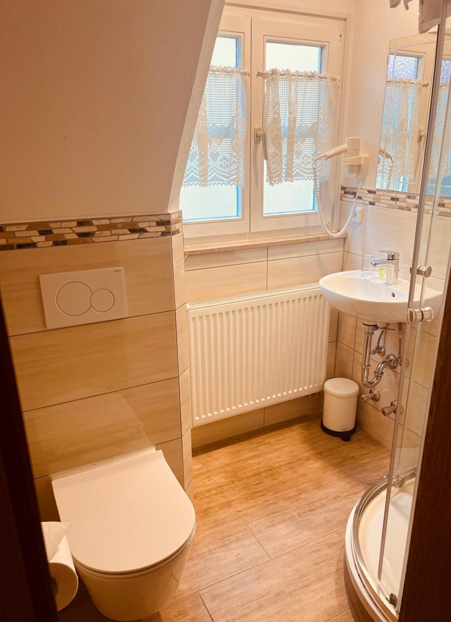 Einzelzimmer mit Bad